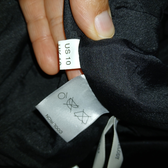 Cocomelody Elegant Black  Sleeveless Maxi Dress - Picture 5 of 11